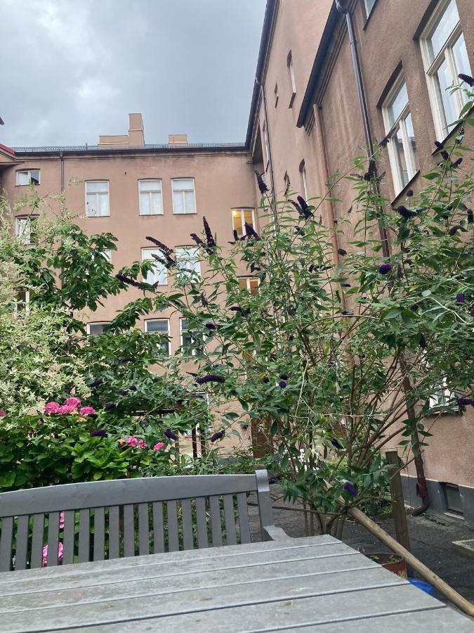 Rum Med Eget Badrum Och Stort, Delat Koek,Centralt I Malmoe A Room In An Apartment, Own Bathroom And Kitchen Shared With A Family Dış mekan fotoğraf