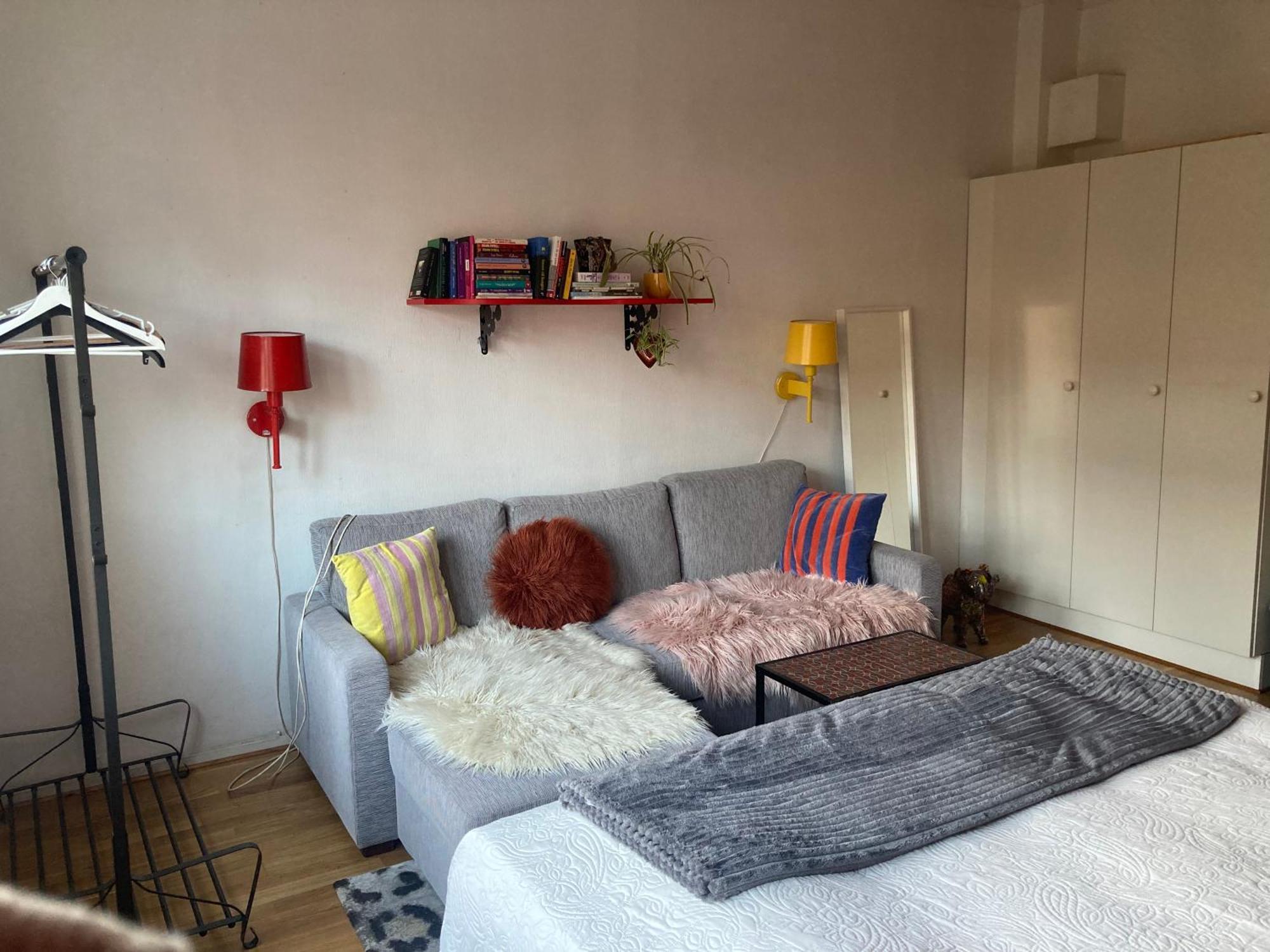 Rum Med Eget Badrum Och Stort, Delat Koek,Centralt I Malmoe A Room In An Apartment, Own Bathroom And Kitchen Shared With A Family Dış mekan fotoğraf